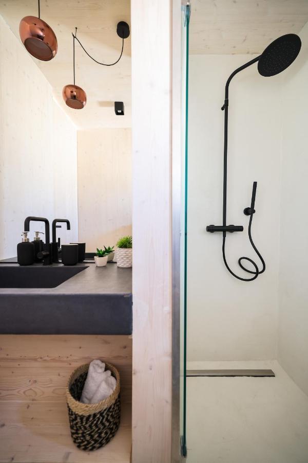 Arcadia Eco-Luxe Mobile Homes With Infinity Pool By Oiko Collection Privlaka  Exterior foto