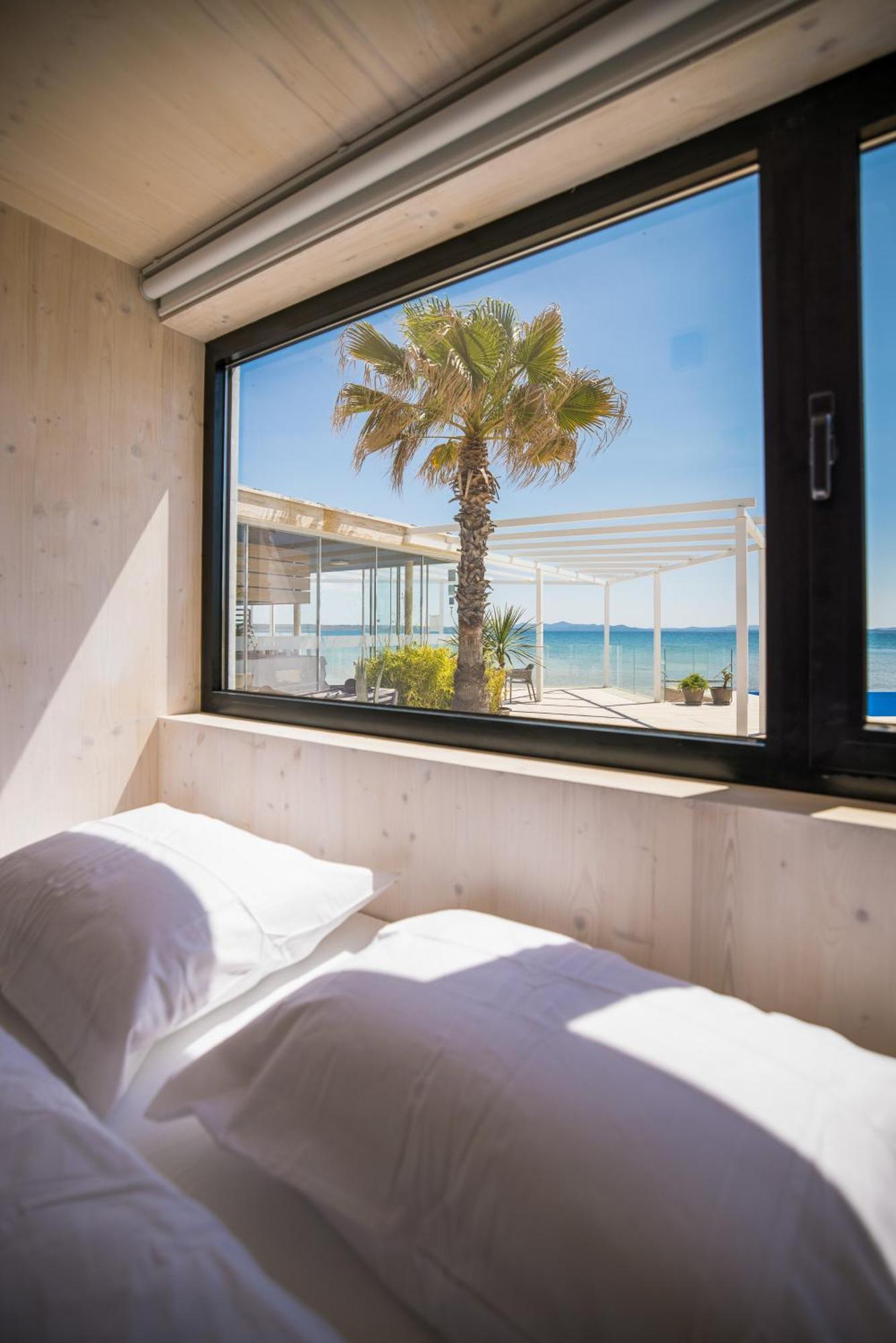 Arcadia Eco-Luxe Mobile Homes With Infinity Pool By Oiko Collection Privlaka  Exterior foto